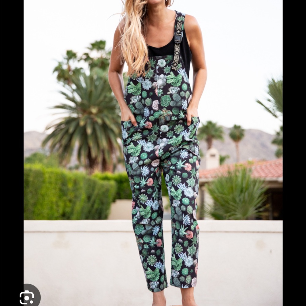 KAVU women’s S San Blas Succulent Overalls